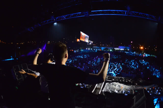 แฟนๆสายแดนซ์ติดใจงานเฟสติวัล " ASOT850 " และ " 808 FESTIVAL "