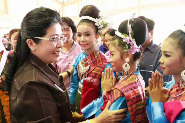 เจ้าของร้านอาหารอุบลฯ ชื่นชมคุณหญิงสุดารัตน์ อยากให้เป็นนายกฯในดวงใจ