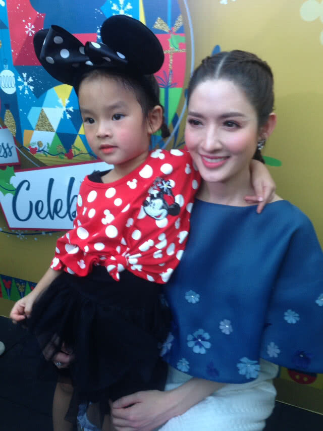 "แอฟ" ย้ำชัด!! เชิญร่วมงานในวันเกิด "น้องปีใหม่" แล้ว แต่ "สงกรานต์" ไม่สะดวก