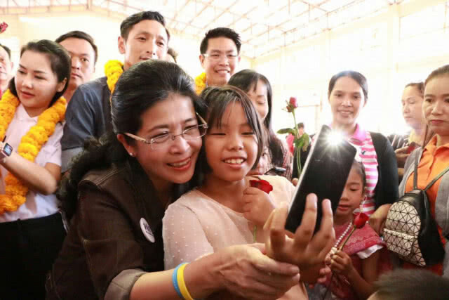 เจ้าของร้านอาหารอุบลฯ ชื่นชมคุณหญิงสุดารัตน์ อยากให้เป็นนายกฯในดวงใจ