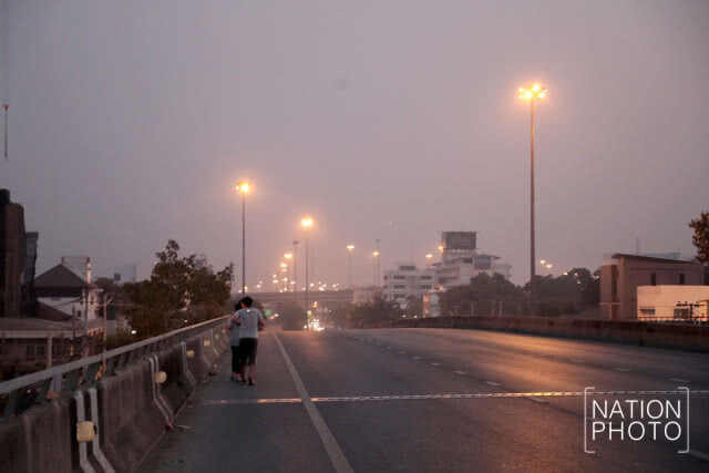 ค่าฝุ่นละออง PM2.5 'เกินมาตรฐาน' อาจส่งผลต่อสุขภาพ