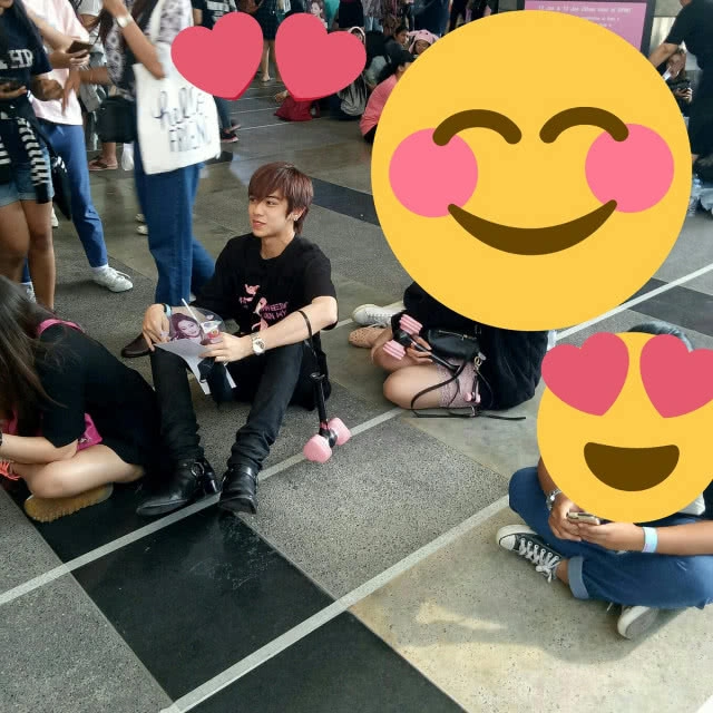 รวมเหล่าดารา "ชาวบลิ้งค์" ในคอนเสิร์ต "BLACKPINK"