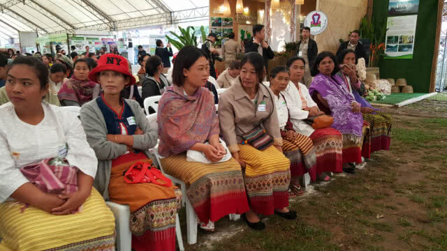 "แม่แจ่ม" คึกคักรอต้อนรับนายกฯ