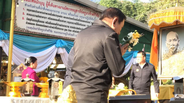 นายกฯสักการะครูบาศรีวิชัย