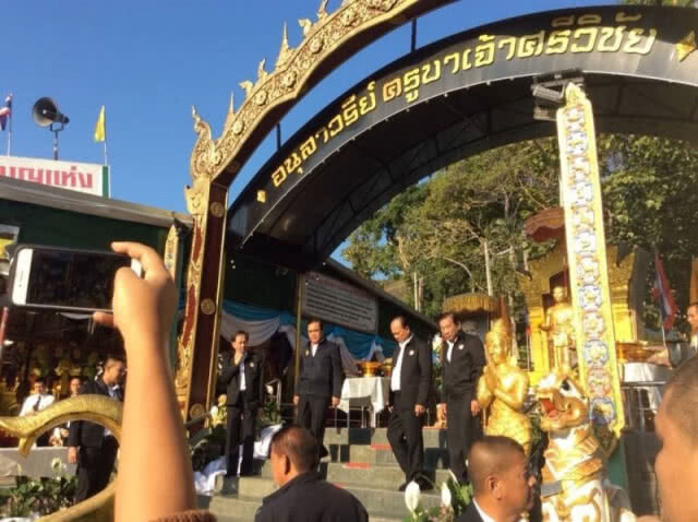 นายกฯสักการะครูบาศรีวิชัย