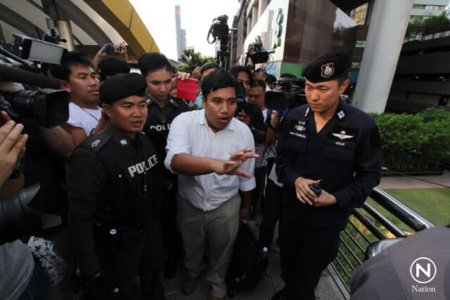 "จ่านิว" ทำกิจกรรมการเมืองต่อเนื่อง ทั้งที่ศาลเคยสั่งห้าม