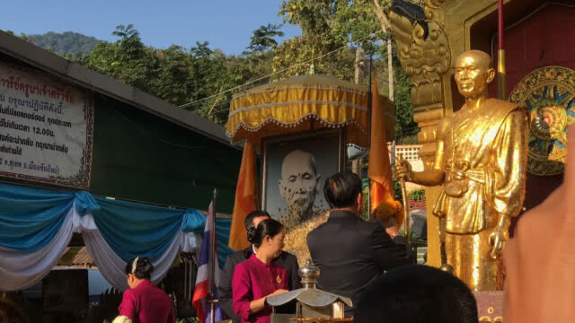 นายกฯสักการะครูบาศรีวิชัย