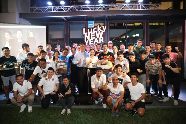 ครอบครัวเดียวกัน! "มาดามแป้ง" เลี้ยงปีใหม่ ทัพสิงห์เจ้าท่า-ชบาแก้ว