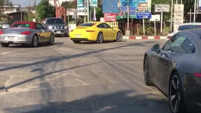สั่งปรับ "แก๊งปอร์เช่" โชว์กร่างปิดแยกไฟแดง