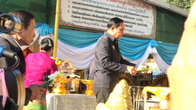 นายกฯสักการะครูบาศรีวิชัย