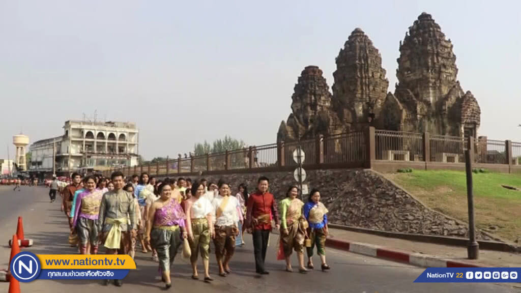 ชาวลพบุรีแต่งชุดไทยชวนเที่ยวงานแผ่นดินสมเด็จพระนารายณ์มหาราช ชาวลพบุรีแต่งชุดไทยชวนเที่ยวงานแผ่นดินสมเด็จพระนารายณ์มหาราช