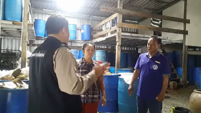 ชาวบ้านสุดทน!! ร้องโรงงานปลาร้าส่งกลิ่นเหม็นรบกวน