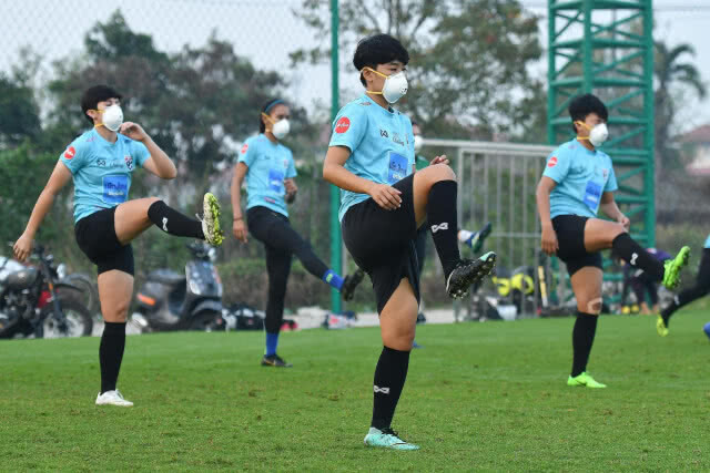 "มาดามแป้ง" สั่ง ทัพชบาแก้วสวมหน้ากากลงซ้อม หวั่นปัญหาสุขภาพ