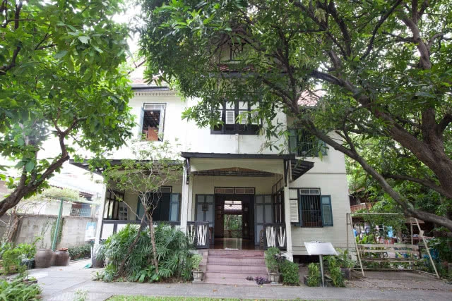 " 9 " สถานที่น่าเที่ยวจากถนนสุรวงศ์จรดริมฝั่งแม่น้ำเจ้าพระยา