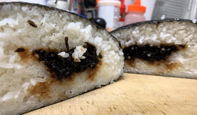 ญี่ปุ่นขายข้าวปั้นยักษ์ขนาดเท่าหัวคน ราคาเริ่มต้น 35 บาท