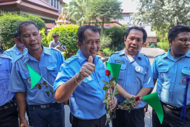 "ชัชเตาปูน"เปิดบ้านรับฟังปัญหาชาวแท็กซี่-วินมอเตอร์ไซค์