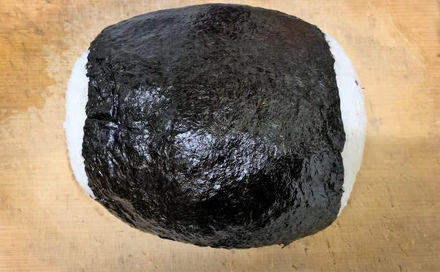 ญี่ปุ่นขายข้าวปั้นยักษ์ขนาดเท่าหัวคน ราคาเริ่มต้น 35 บาท