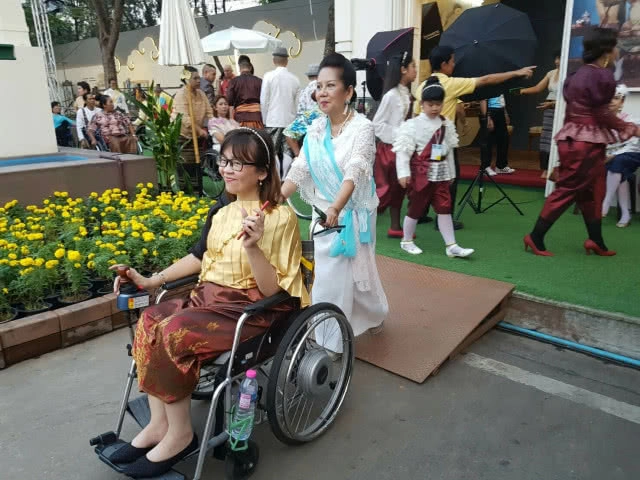 อุ่นไอรัก คลายความหนาวฯ ปีที่ 2 เทศกาลแห่งความสุขของคนทั้งมวล