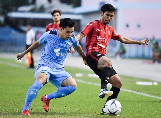 เมืองทอง เหลือ 10 คน ชนะสมุทรสาคร 1-0 ศึกฟุตบอลลีโอคัพ