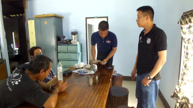 รวบผัวค้ายาบ้า 2 พันเม็ด ซ้อนแผนจับเมียพยายามติดสินบน 3 แสน