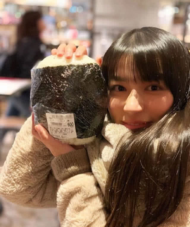 ญี่ปุ่นขายข้าวปั้นยักษ์ขนาดเท่าหัวคน ราคาเริ่มต้น 35 บาท