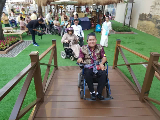 อุ่นไอรัก คลายความหนาวฯ ปีที่ 2 เทศกาลแห่งความสุขของคนทั้งมวล