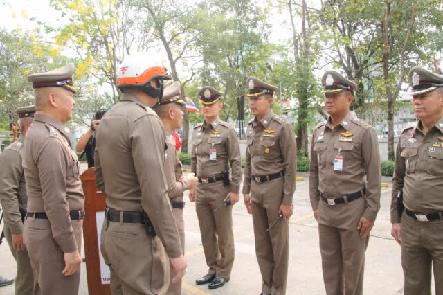 บก.จร.ลุยมาตรการ"ล้างท่อ รอรับรถ"หวังลดปัญหาฝุ่นควันในกทม.