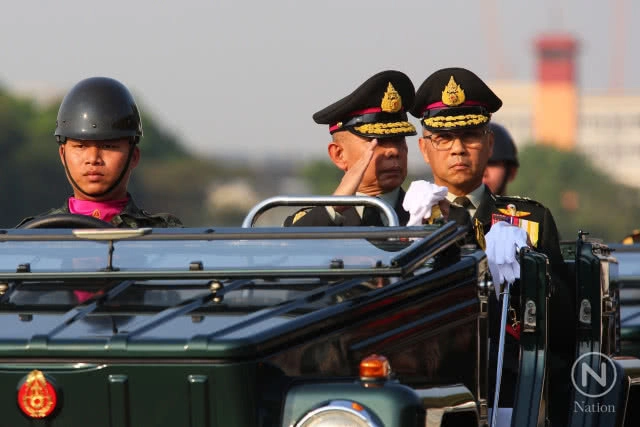 ทบ.ทำพิธีปฏิญาณตนต่อธงชัยเฉลิมพล-สวนสนามเนื่องในวันกองทัพไทยและวันกองทัพบก 2562