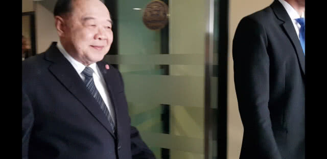 ตอกย้ำความงอน! "บิ๊กป้อม" งดให้สัมภาษณ์สื่อ