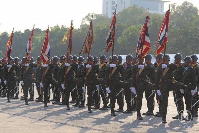 ทบ.ทำพิธีปฏิญาณตนต่อธงชัยเฉลิมพล-สวนสนามเนื่องในวันกองทัพไทยและวันกองทัพบก 2562