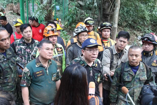 สำรวจถ้ำหลวงถึง​ 3​ แยก ทรายปิดทางเนินนมสาว​ คาดรอ  1​ เดือนสำรวจใหม่​