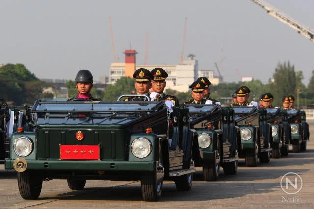 ทบ.ทำพิธีปฏิญาณตนต่อธงชัยเฉลิมพล-สวนสนามเนื่องในวันกองทัพไทยและวันกองทัพบก 2562