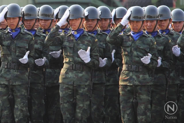 ทบ.ทำพิธีปฏิญาณตนต่อธงชัยเฉลิมพล-สวนสนามเนื่องในวันกองทัพไทยและวันกองทัพบก 2562