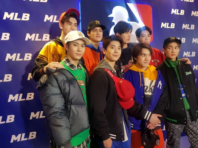 9 หนุ่ม 9X9 (ไนน์บายนาย) ปลื้ม ซิงเกิ้ลใหม่กระแสตอบรับดี