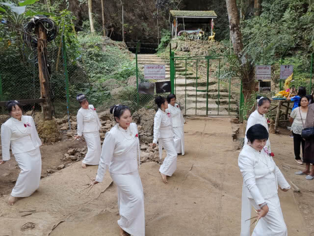 6​ เดือนหลัง​ 13​ หมูป่าติดถ้ำหลวง นทท.พุ่ง​ 1​ หมื่น​คนต่อวัน ดัน​เศรษฐกิจ​แม่สายคึกคัก​