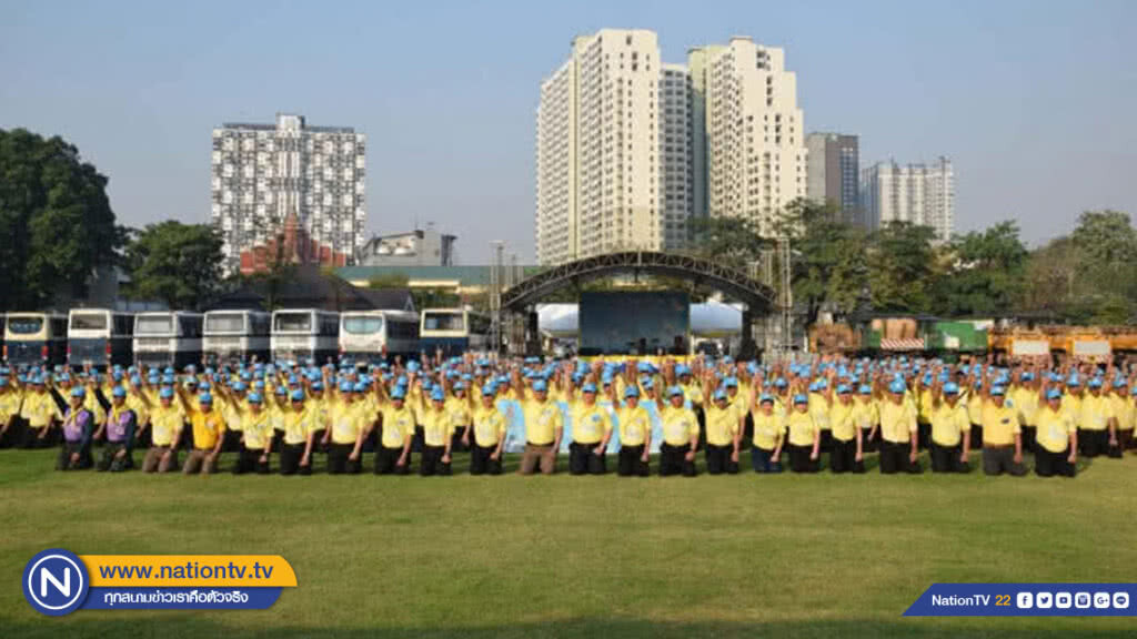 ทหาร-จิตอาสาเขตธนฯฉีดน้ำล้างถนนสมเด็จพระเจ้าตากสิน ลดค่า PM ทหาร-จิตอาสาเขตธนฯฉีดน้ำล้างถนนสมเด็จพระเจ้าตากสิน ลดค่า PM