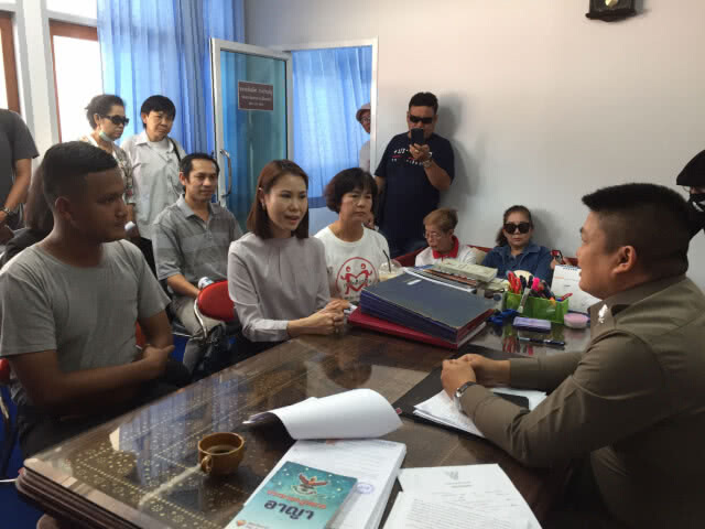 "โบว์" นำทีมบุกโรงพักนนท์