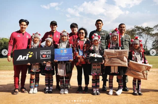 "เกรซ–บอย" นำแก๊ง ไรเดอร์ ลงฟาดแข้ง กับ ทีมหมูป่า