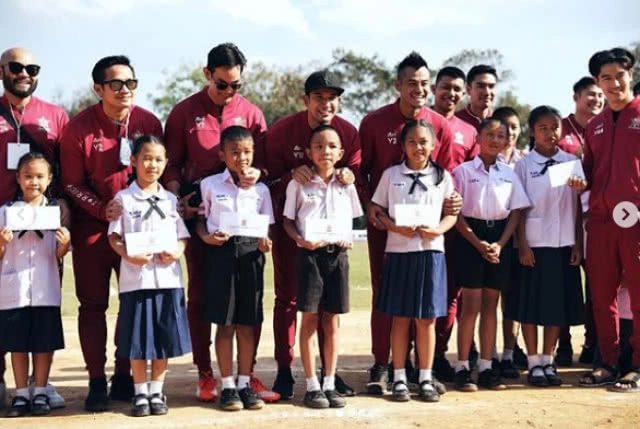 "เกรซ–บอย" นำแก๊ง ไรเดอร์ ลงฟาดแข้ง กับ ทีมหมูป่า