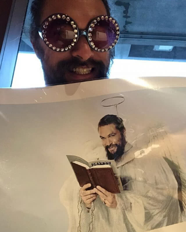 ( ชมคลิป )โมเมนต์มุ้งมิ้งของพ่อหมี "Jason Momoa" กลับไปเยี่ยมคุณยาย