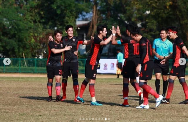 "เกรซ–บอย" นำแก๊ง ไรเดอร์ ลงฟาดแข้ง กับ ทีมหมูป่า