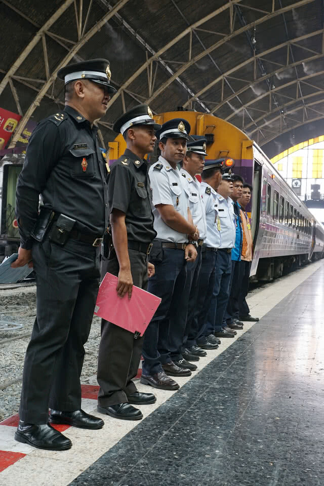 รฟท.เพิ่มขบวนรถไฟสายอีสาน รองรับปชช.ร่วมพิธีพระราชทานเพลิงศพ "หลวงพ่อคูณ"