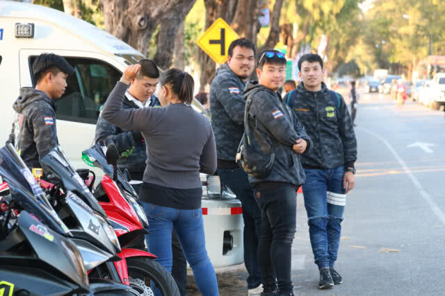 กลุ่มบิ๊กไบค์ "ฉลามวายร้าย" อาสารับ-ส่ง งานหลวงพ่อคูณฟรี