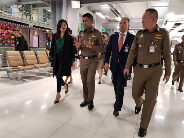 "บิ๊กโจ๊ก" ตรวจความพร้อมตม.สุวรรณภูมิ-ดูแลนักท่องเที่ยวช่วงตรุษจีน