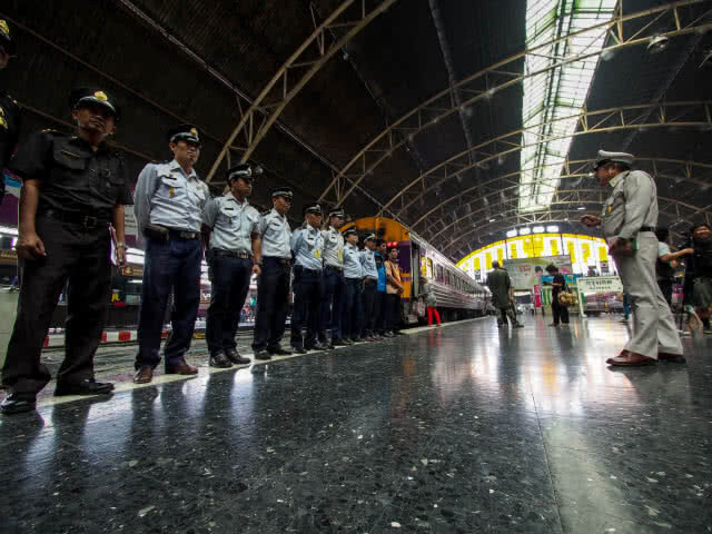 รฟท.เพิ่มขบวนรถไฟสายอีสาน รองรับปชช.ร่วมพิธีพระราชทานเพลิงศพ "หลวงพ่อคูณ"