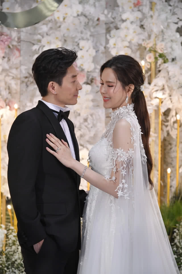 ภาพสุดหวาน! งานแต่ง "บอย-เจี๊ยบ"