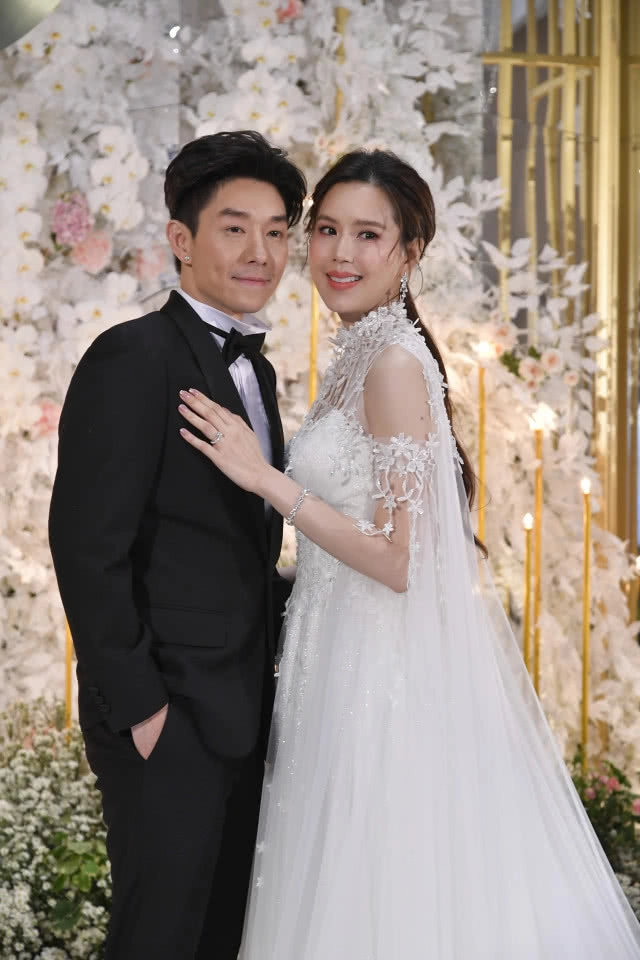 ภาพสุดหวาน! งานแต่ง "บอย-เจี๊ยบ"