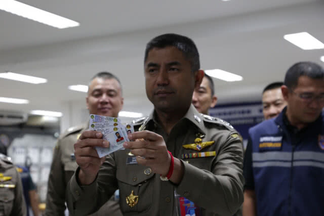 จับแก๊งเมียนมาหลอกเพื่อนร่วมชาติทำบัตรกะเหรี่ยง
