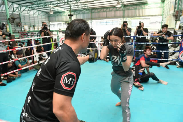 "วันฯ"โชว์6นักสู้ลุยศึกวันแชมเปี้ยนชิพ( ประมวลภาพ)