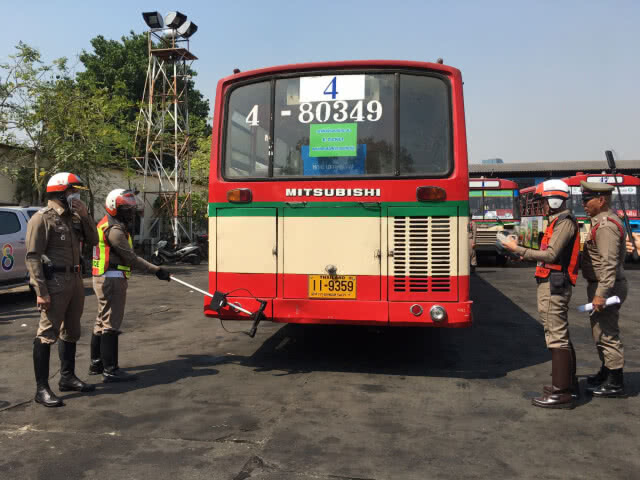 ผบก.จร.ลงพื้นที่ตรวจควันดำรถขสมก. อู่คลองเตย
